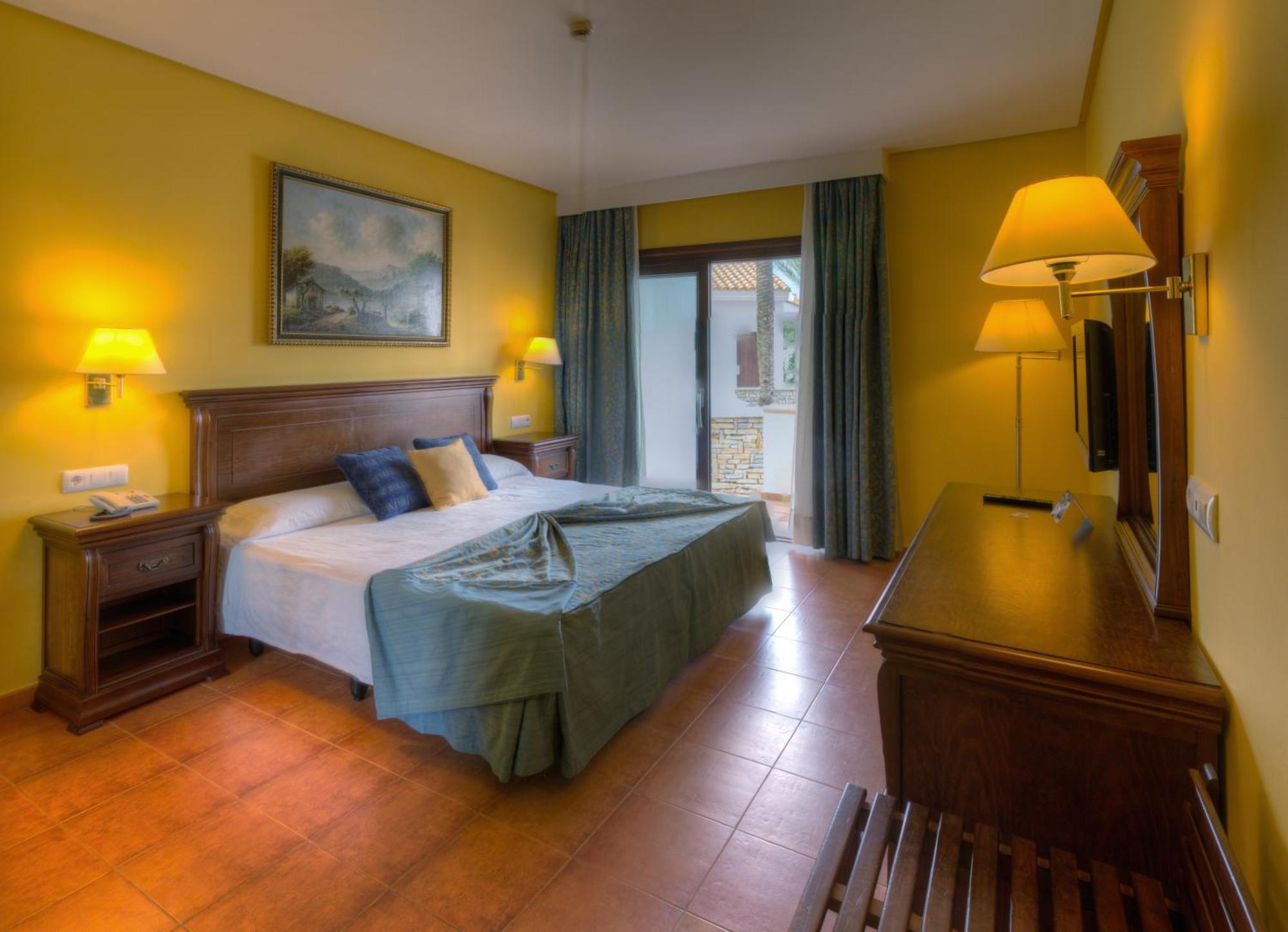 Porfirio Hotel 3*